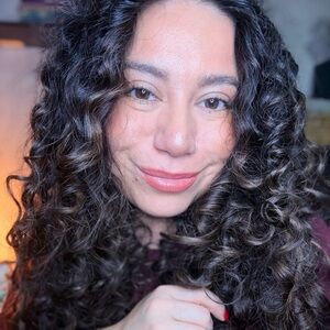 Meet your Posher, Romina